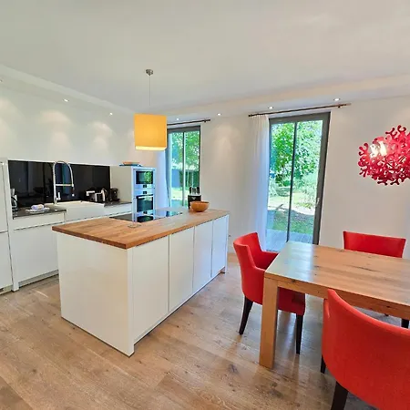 Strandvillen - Mit 2 Schlafzimmern Und Terrasse Pva-01 شقة *